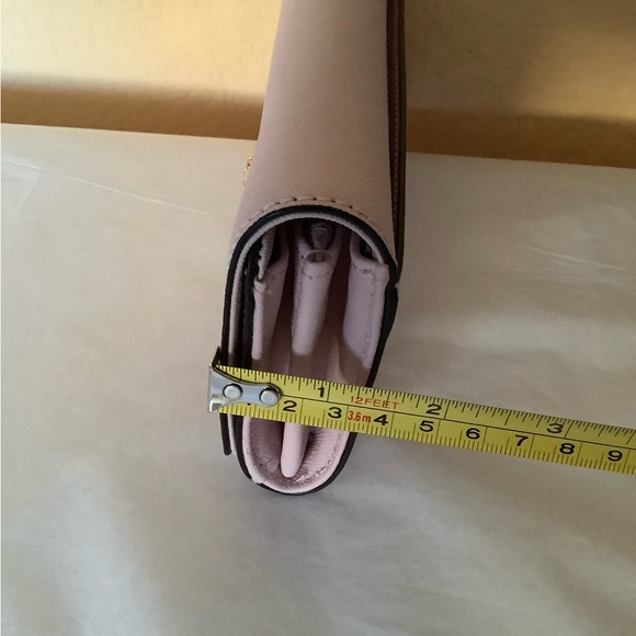 Michael Kors Wristlet/Wallet in light pink - Picture 7 of 7